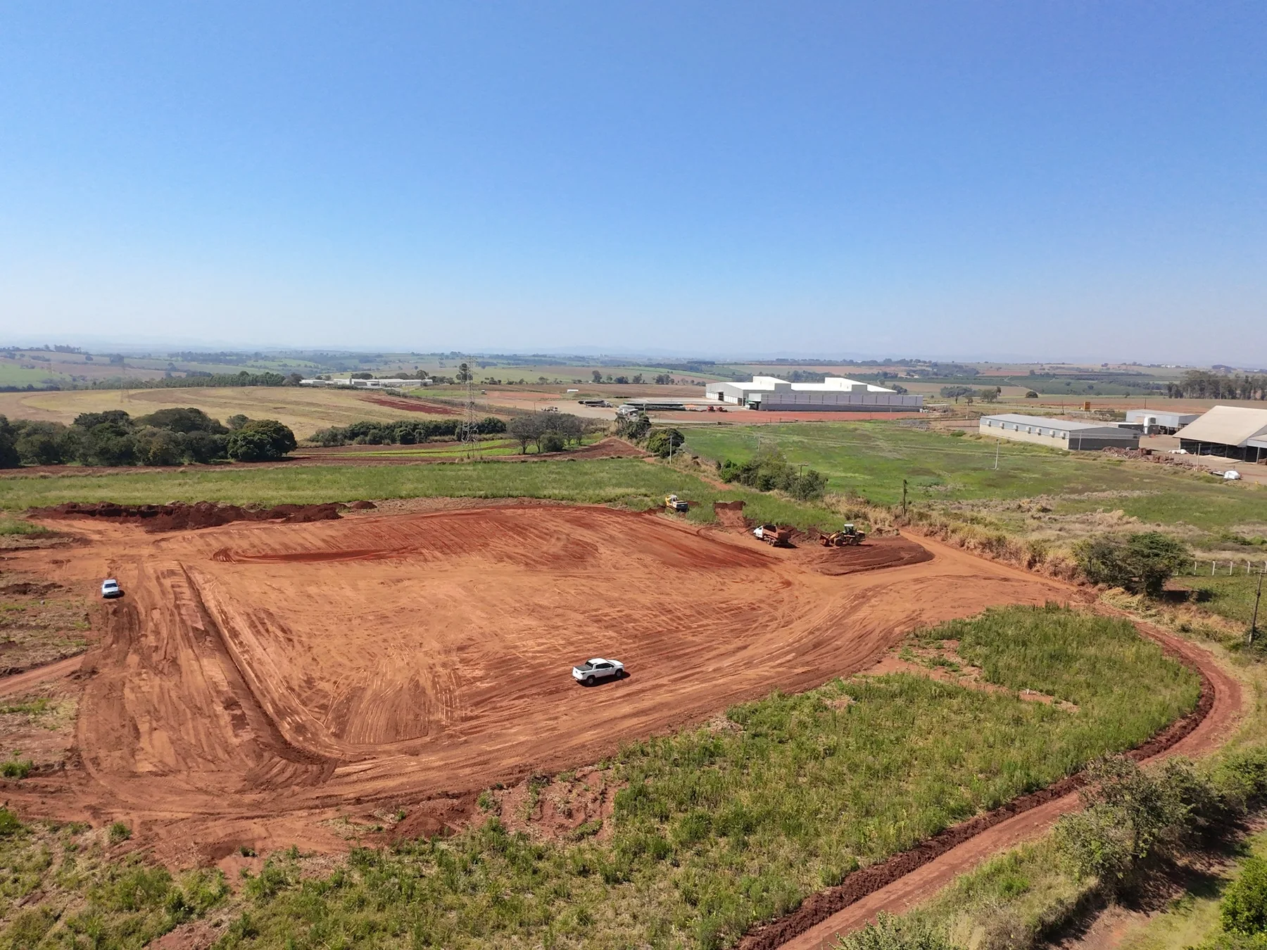Terraplenagem para unidade empresarial em Mogi Mirim